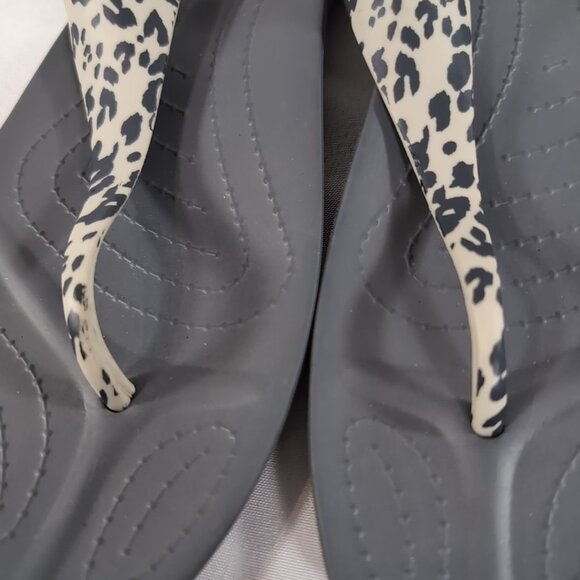 Crocs Serena Sexi Grey Cheetah Animal Print Sandals Thong Flip Flops 203218 T 10 - Picture 16 of 16